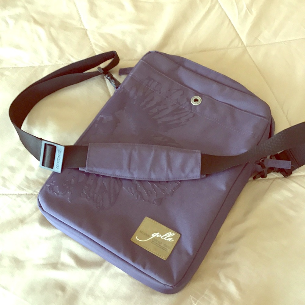 Golla Canvas Laptop Bag w/ Shoulder Strap 🐶